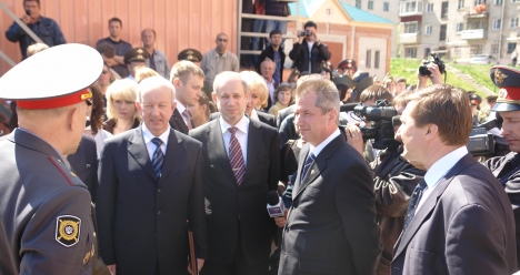 мой муж важный чиновник