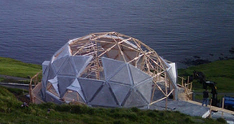 5 ΣΤΡΕΜΑΤΑ ΜΕ ΙΔΙΩΤΙΚΗ ΠΑΡΑΛΙΑ