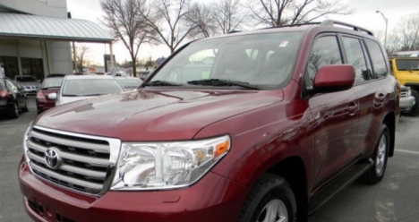 Красный ланд крузер