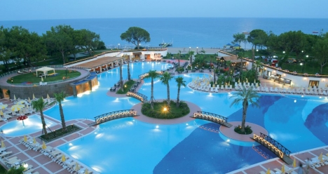 в августе  2014 г съездить в турцию всей семьей отдохнуть