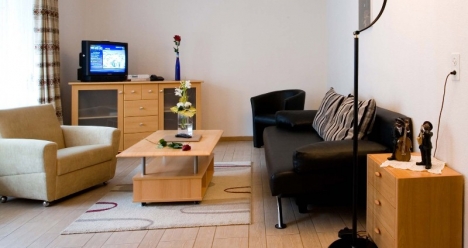 Хочу переехать в свой дом, в не большой , но в свой дом.