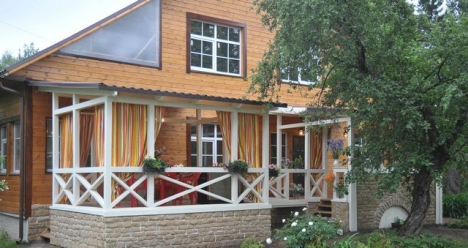 Купить дом себе и квартиру дочке.