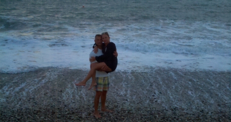 мой любимый мужчина Игорь переезжает жить ко мне