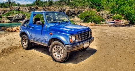 Ярко-синий мини-джипчик