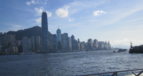 Аскар и я живем, работаем и процветаем в Гонконге! Спасибо!