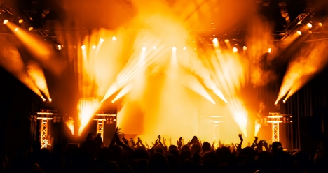 У меня успешная музыкальная карьера, я известная певица