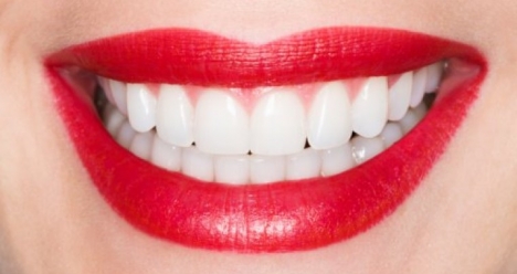 Ровные белоснежные зубы