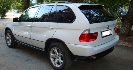 Автомобиль БМВ Х5