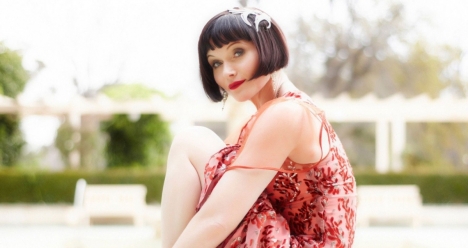 Работать в удавольствием и иметь 3 мл долл.