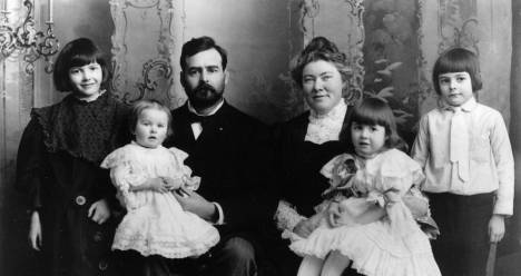 У нас с мужем родилась двойня! Мы очень счастливы и богаты !