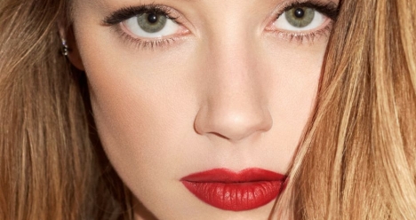 Отбелить кожу вокруг рта до цвета кожи на щеках