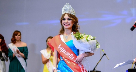 Хочу чтобы Илона заняла 1 место в конкурсe Королева