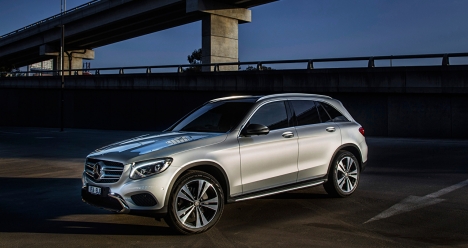 Автомобиль Мерседес Бенс GL класса (серебристый)