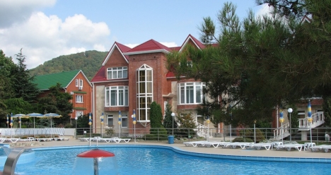 коттедж с бассейном