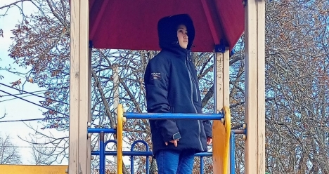 Этот мальчик обижает каждый день меня